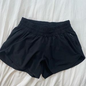 Lululemon Tracker low rise lined shorts 4”